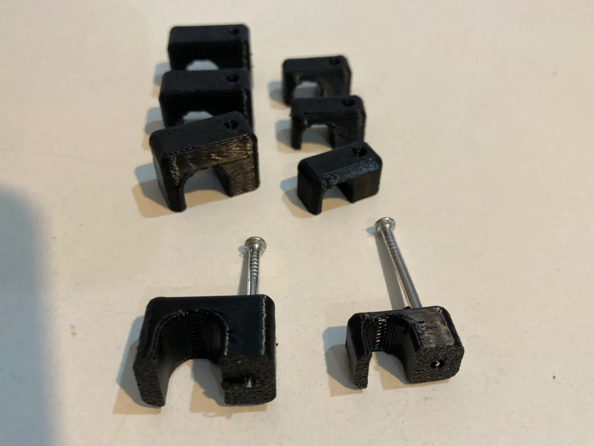 Pinces à clou / Nagelschellen