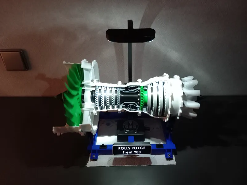 Stand mit Beleuchtung für Jet Engine Modell