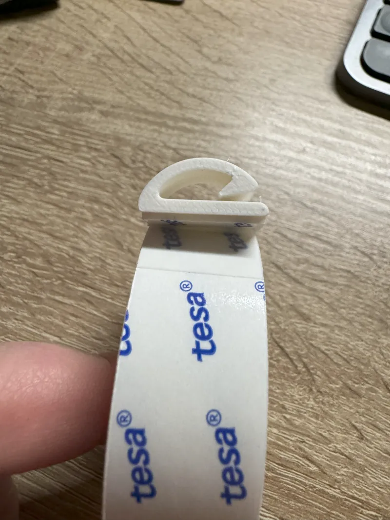 SCC - Single Cable Clip for two sided tape