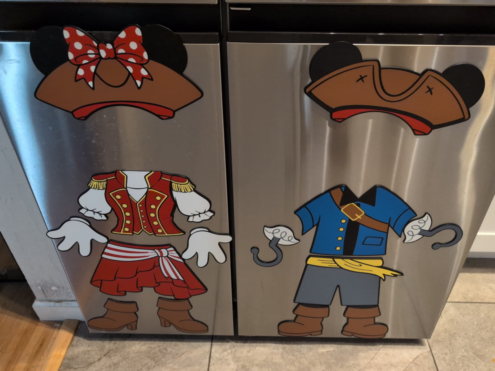 Pirate Mouse with Bow Door Magnets 