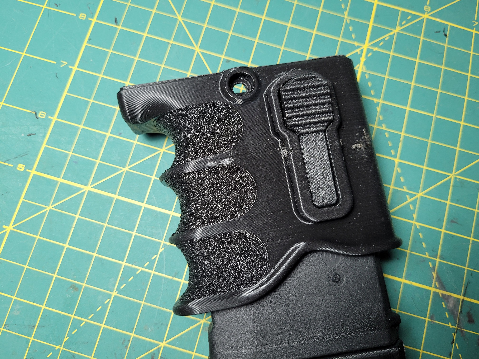 Miniatura 2 do modelo 3D Foregrip Mag Carrier