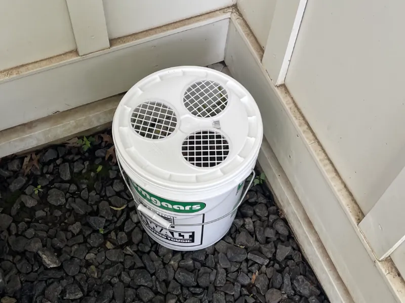 Mosquito Trap - 5 Gallon Bucket Lid Vent / Grate