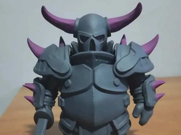 P.E.K.K.A — figurine Clash Royale