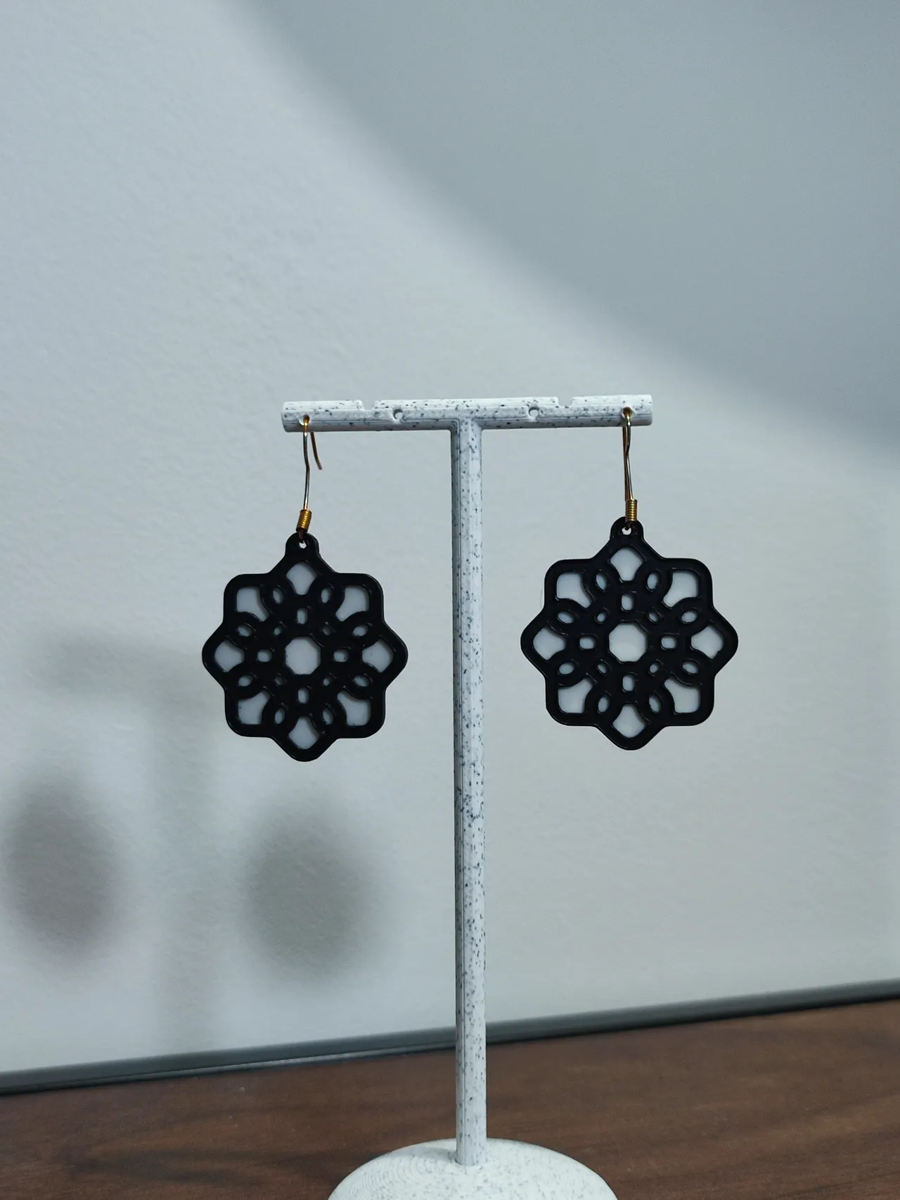 Aretes Flor de Celosía view 2
