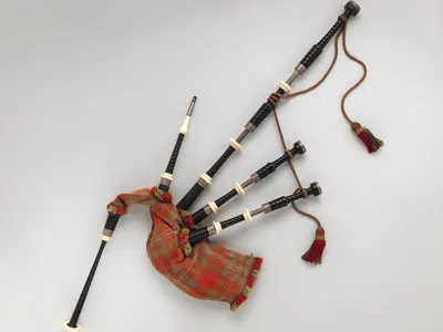 Bagpipe  tenor drones