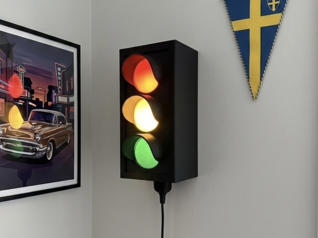 Wall-Mounted Traffic Light Lamp