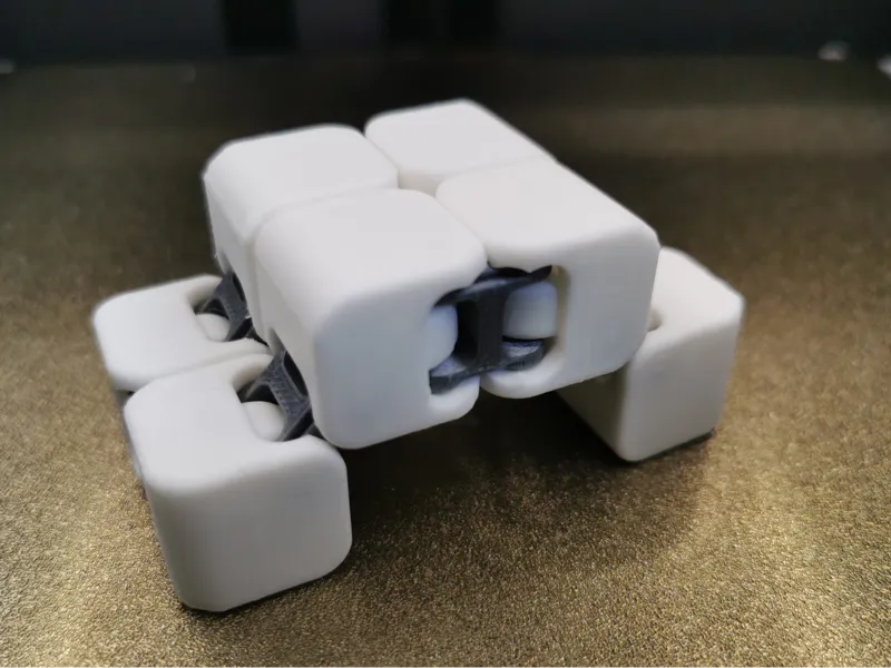 Clicking Kobayashi Fidget Cube 
