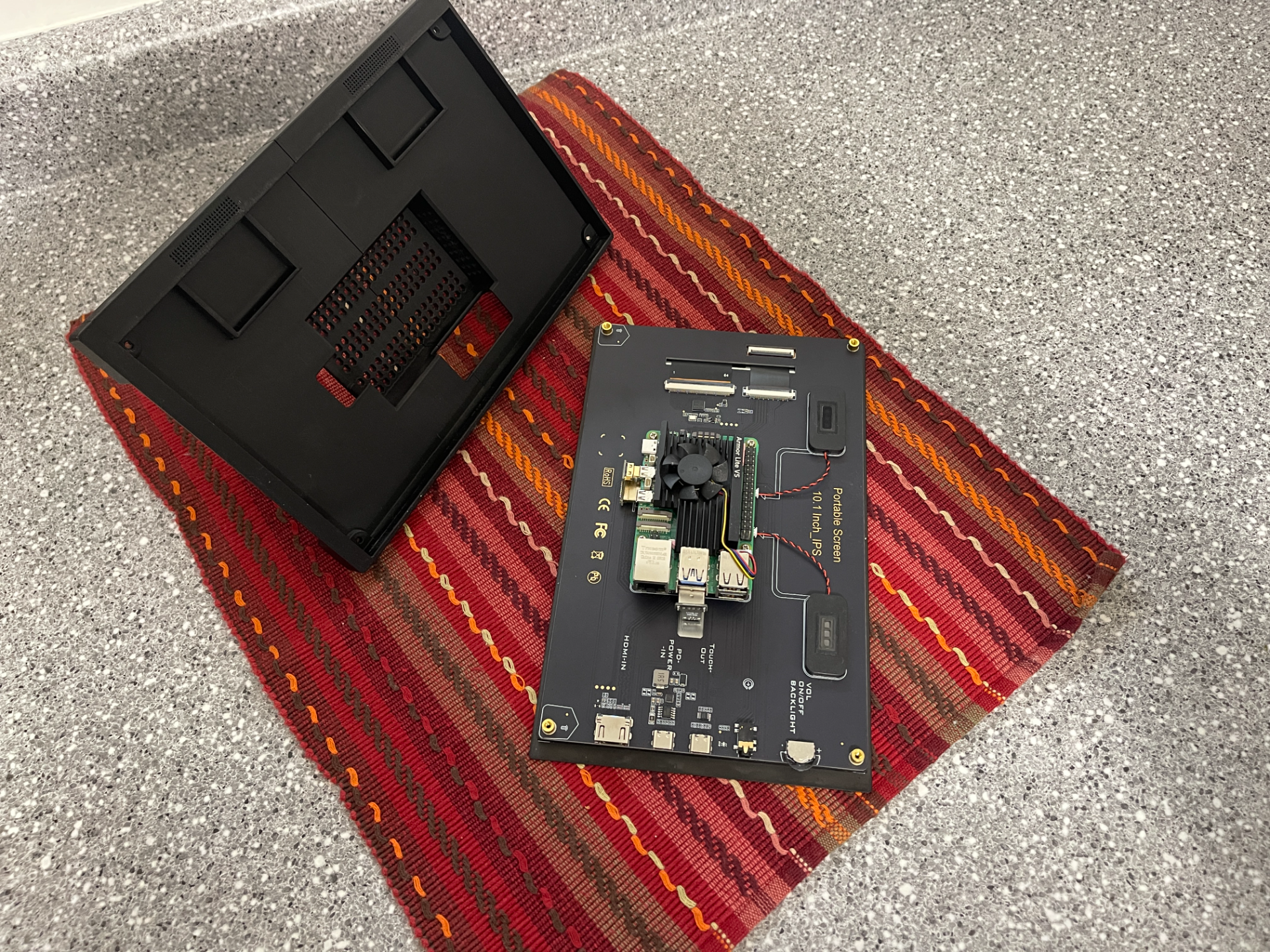 Raspberry Pi with 10inch screen case