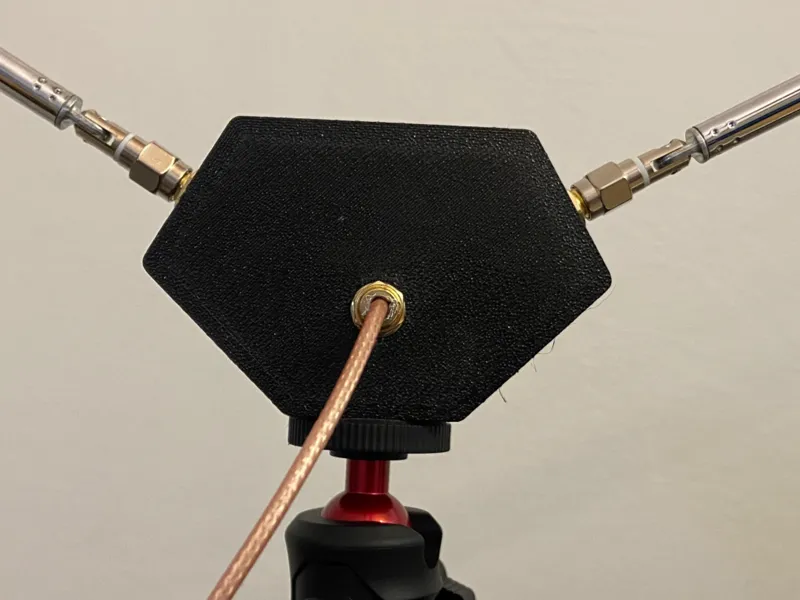 V-Dipole SMA Antenna Mount 120°