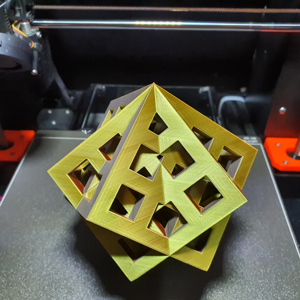 Interlocked Cubes by yahbluez - MakerWorld