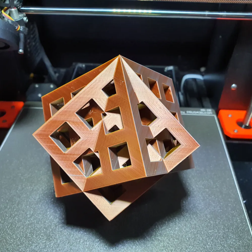 Interlocked Cubes by yahbluez - MakerWorld