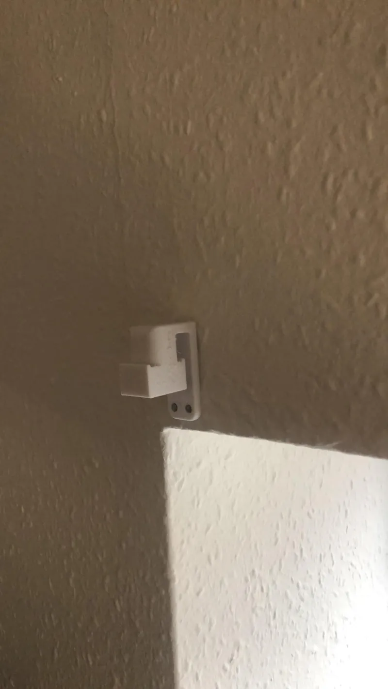 curtain fitting
