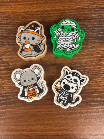 Objeto manipulable: Animal Costume Halloween fidget clickers — vista de referencia 2