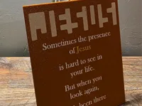 Panneau à message caché — art du Christ dissimulé — photo 1