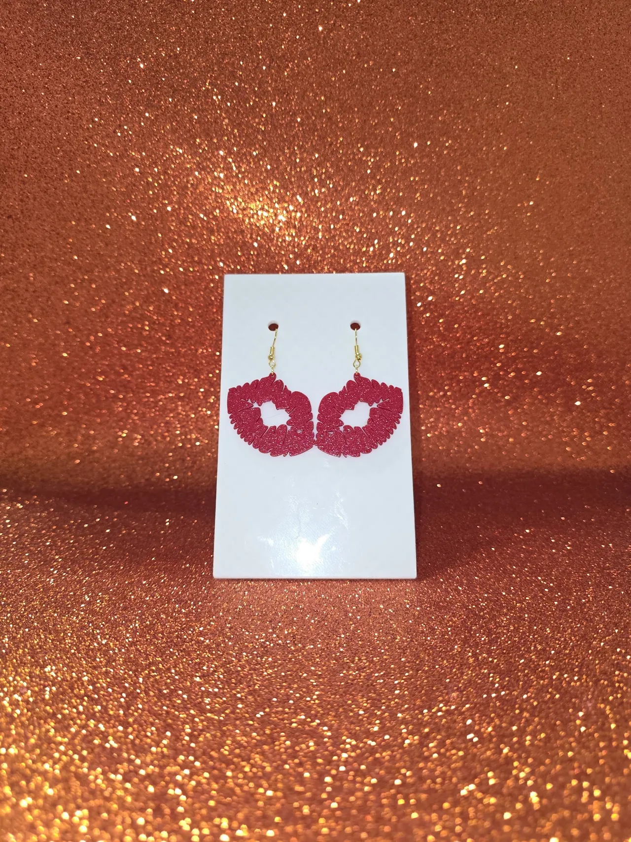 Kiss heart earrings view 2
