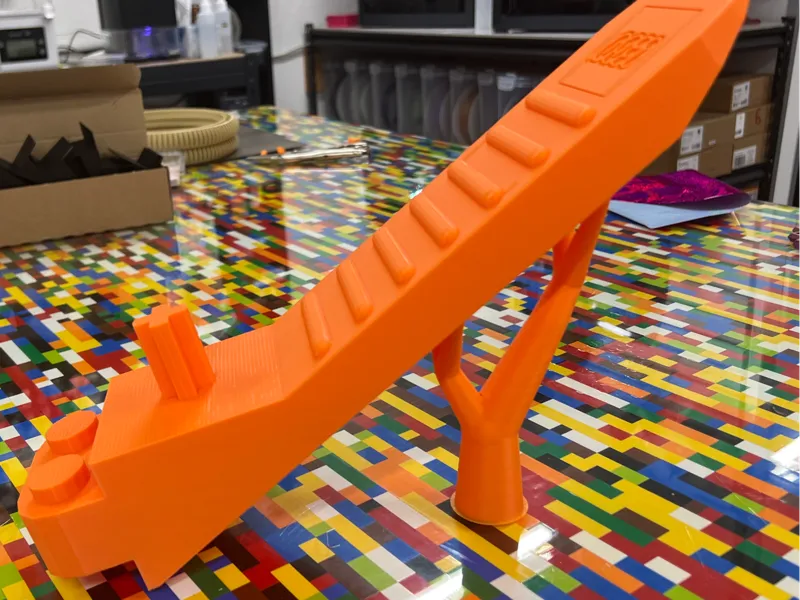 Giant Iconing Brick Separator