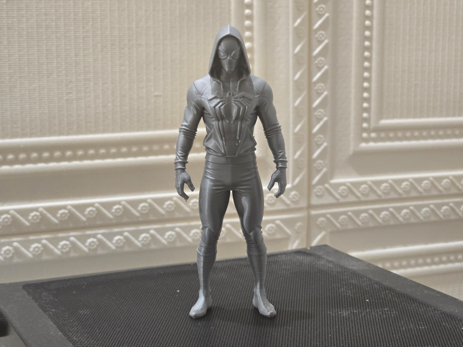 Spider-Man Hoodie Edition - High Detail Figure