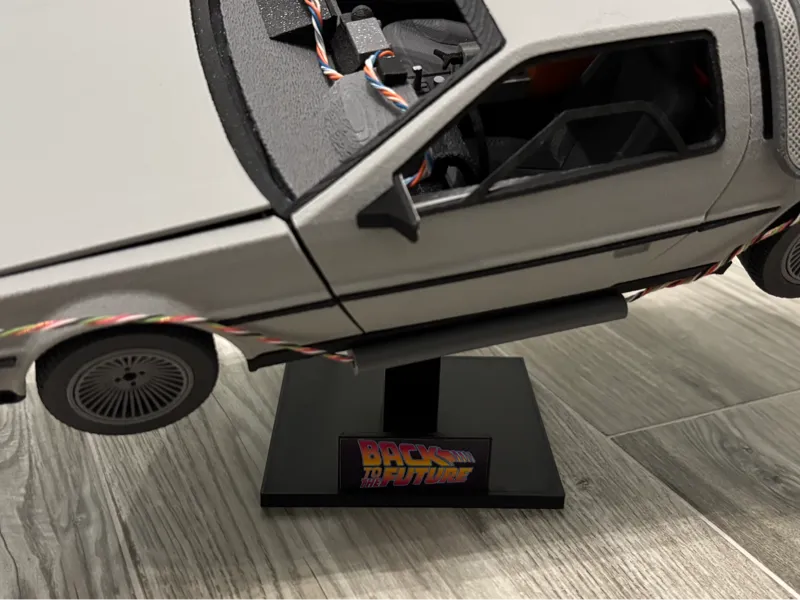 Stand for Delorean - HAYNES ORIGINAL EDITION