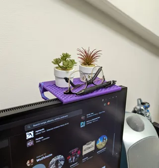 Adjustable Monitor shelf - Fits any display