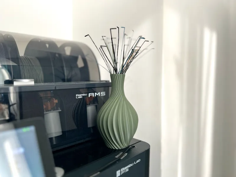 Twisted Purge Line Vase