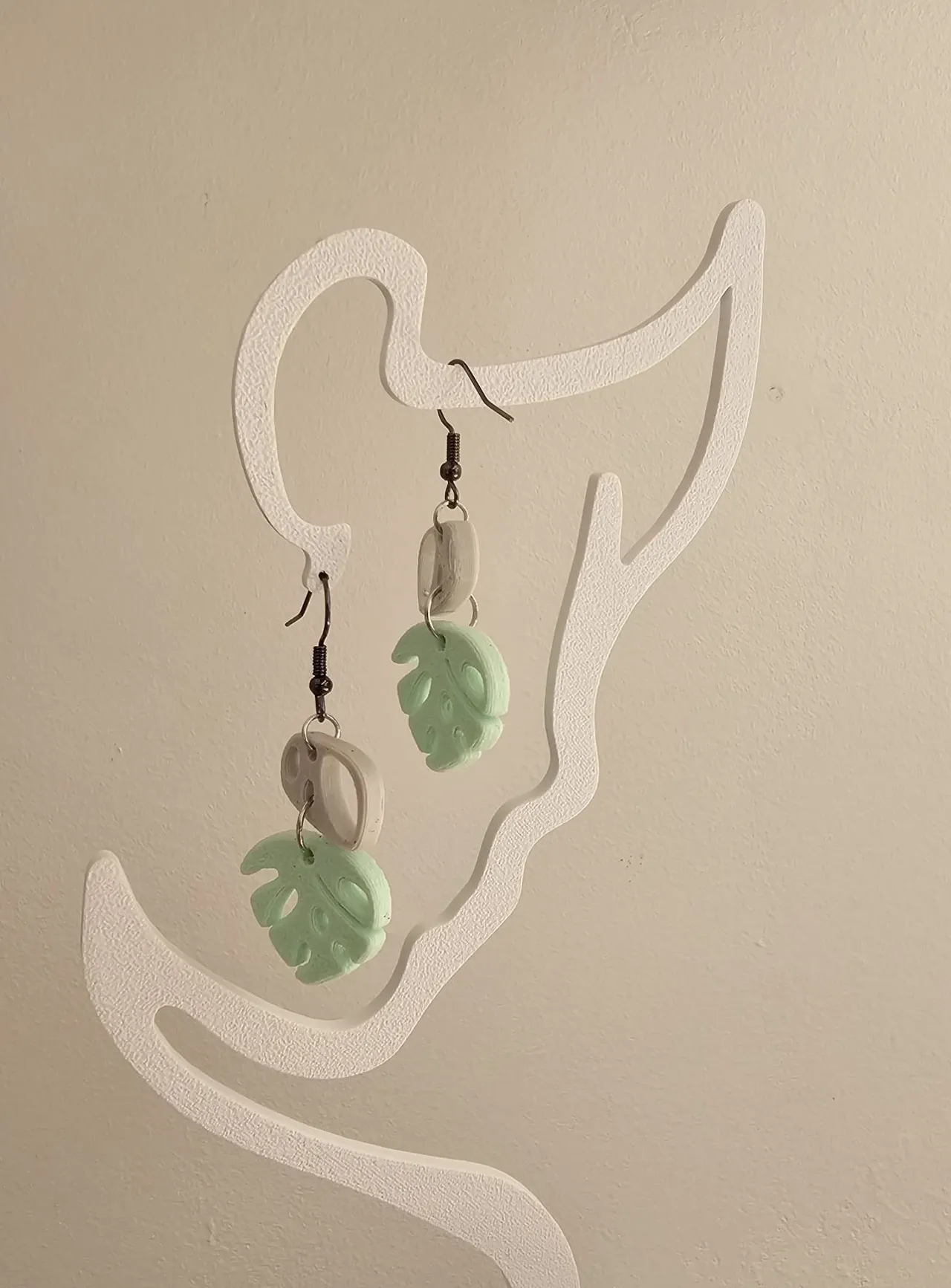 Boucle d'oreille monstera view 2