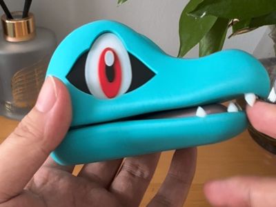 Pokemon Totodile Earphone Case (Biting Earphone Case)