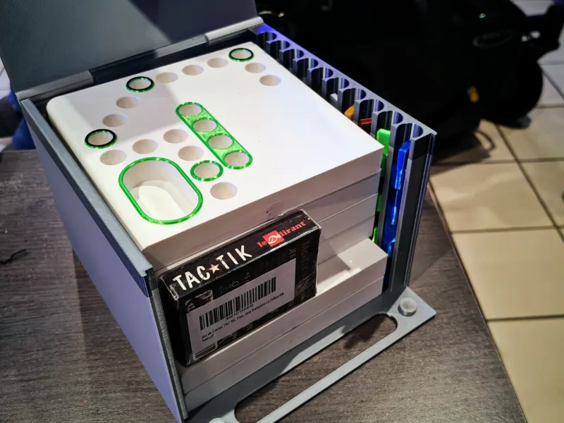 boite de rangement pour plateau de jeu tac tik