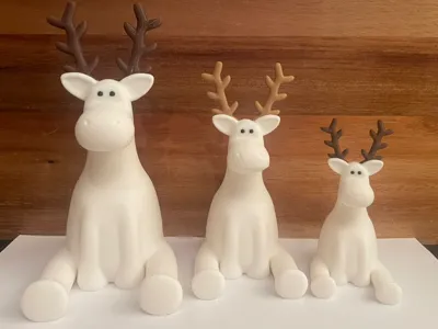Cute sitting reindeer (multi-part)