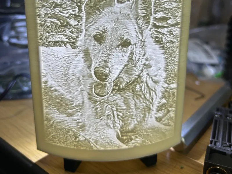 Sleek LED lithophane holder