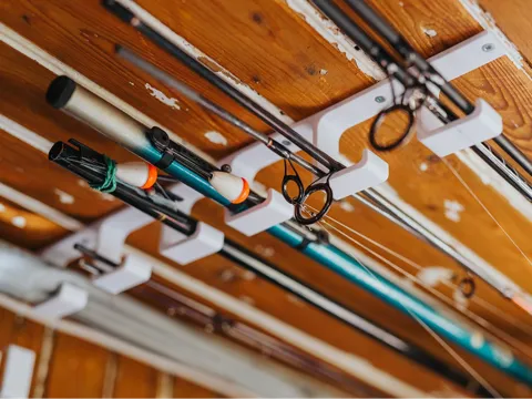 Soporte: Wall and ceiling Fishing Rod Holders (2 & 3 rods) — referencia de MakerWorld