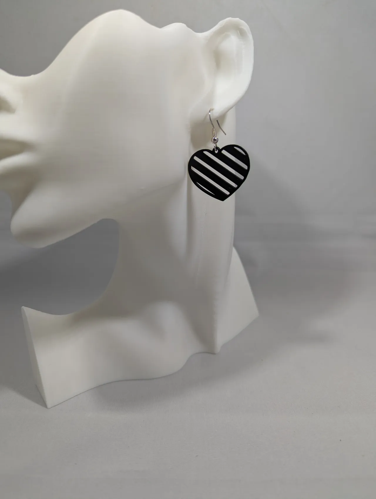 Diagonal striped hear earrings view 4