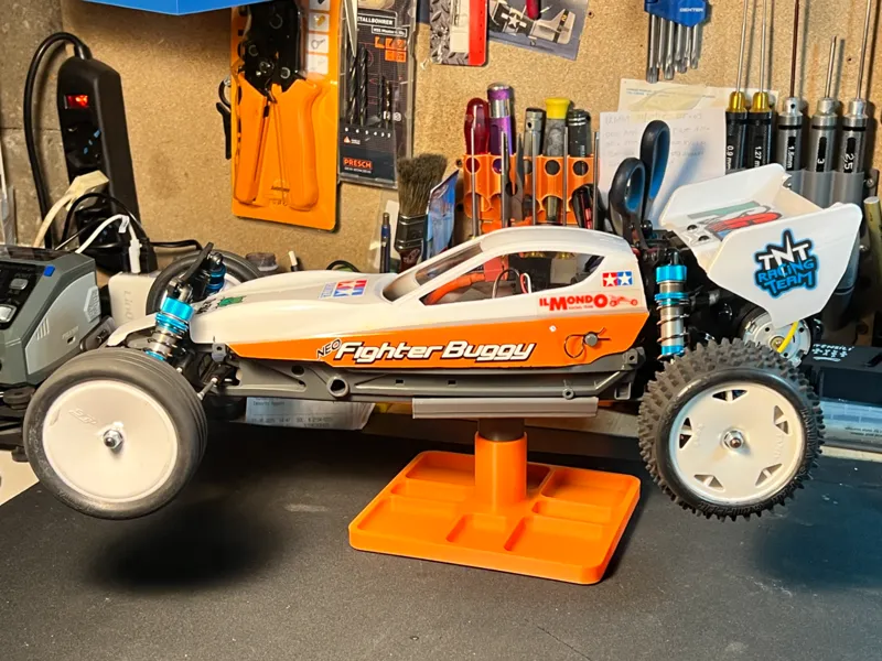 Table stand for TAMIYA DT-03 RC buggy