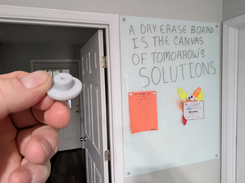 Glass Whiteboard Birouwe Low Profile Mount