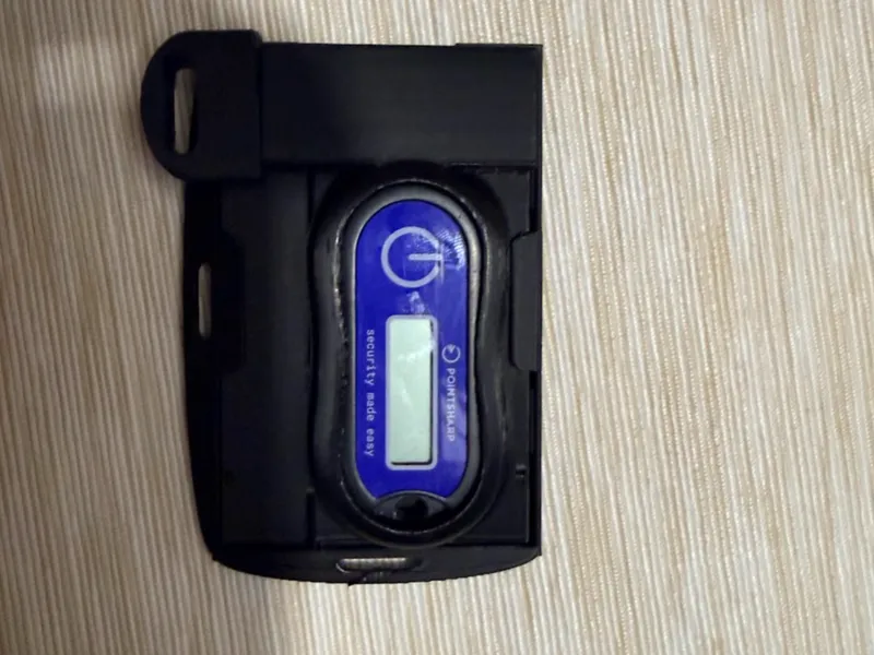 Pointsharp (old and new), Yubikey 5, dual holder