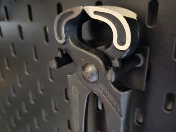 Crochet Skadis pour pince Knipex 50 01 250