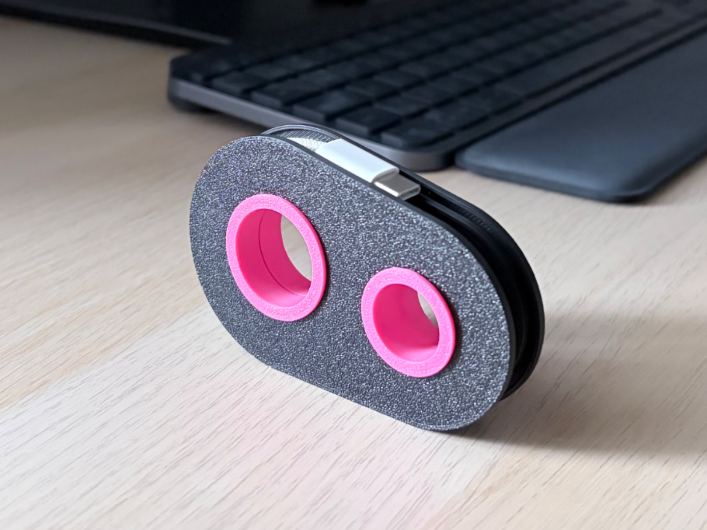 Compact Apple 1m USB-C Cable Organizer for Travel