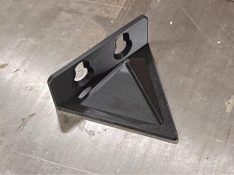 Painters triangle hanger