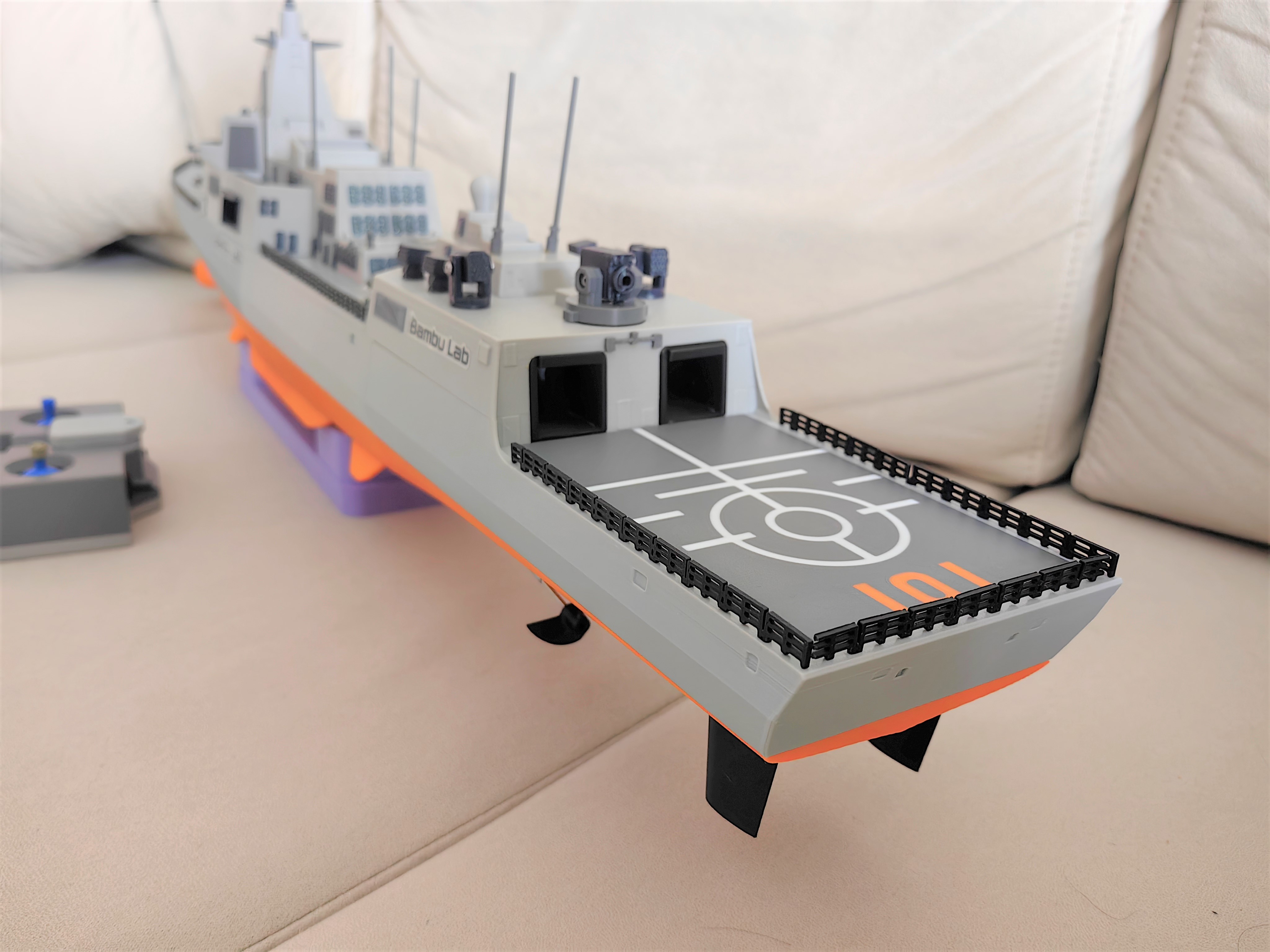 Miniatura 5 do modelo 3D 055驱逐舰-cyberbrick摇控版
