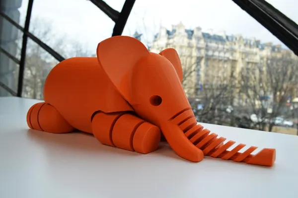 Éléphant articulé tout mignon