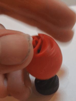 Twisting egg fidget