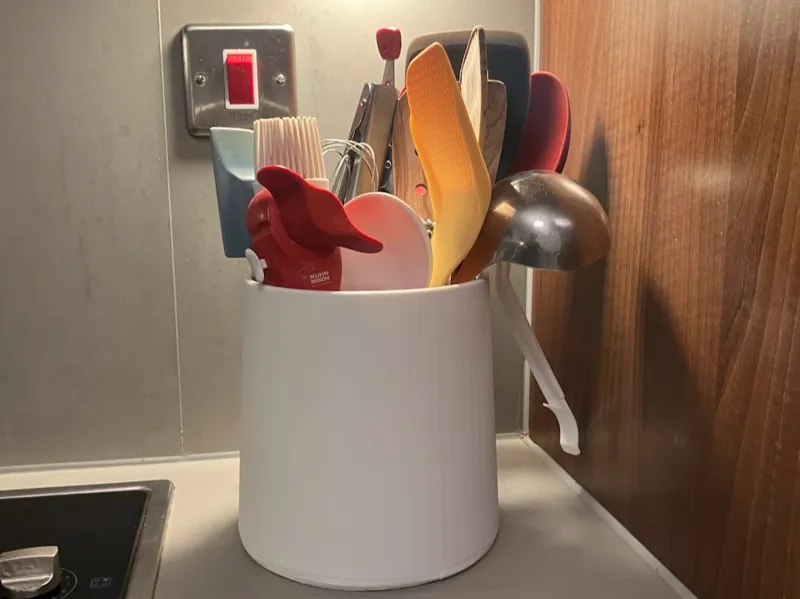 utensil pot