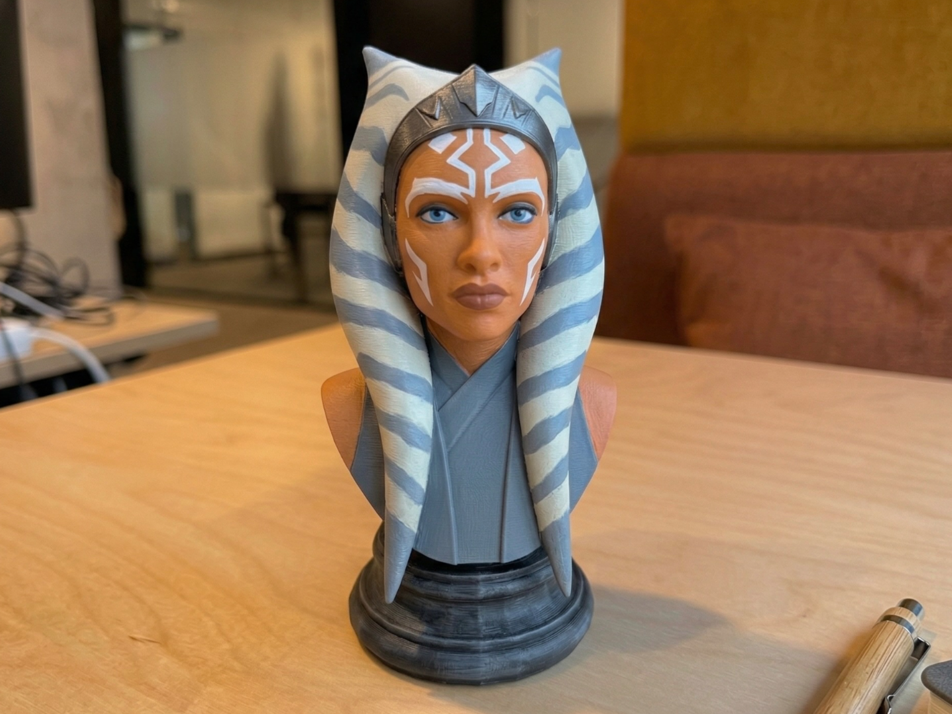 Ahsoka Tano Jedi Bust - A Star Wars Collectible