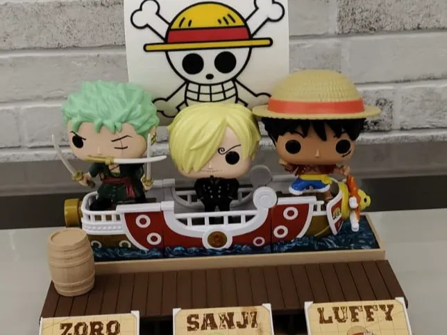 ESPOSITORE ONE PIECE KINDER