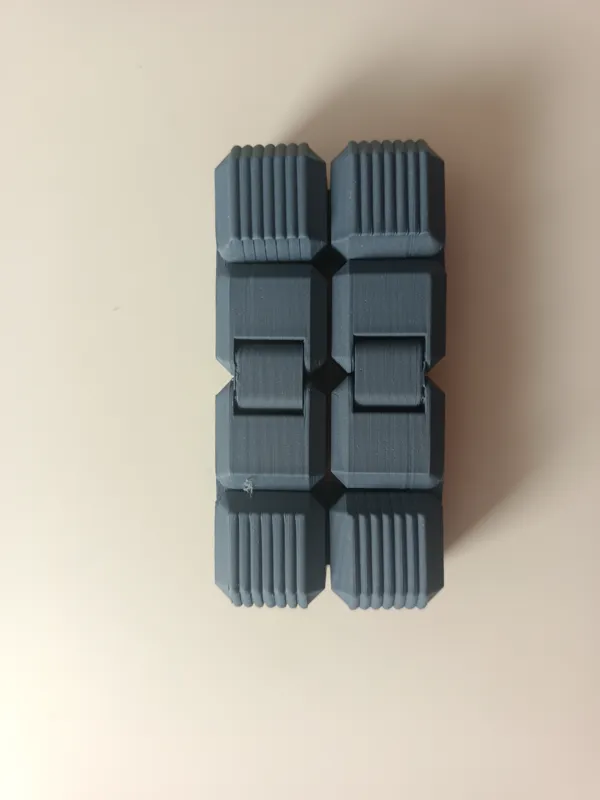 Cube infini taille moyenne