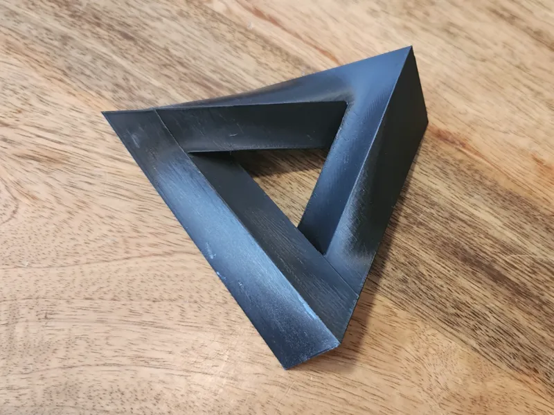 PENROSE (IMPOSSIBLE TRIANGLE)