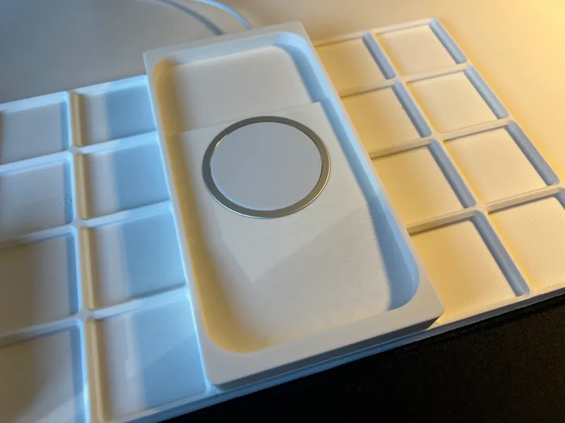 Gridfinity iPhone MagSafe charger tray