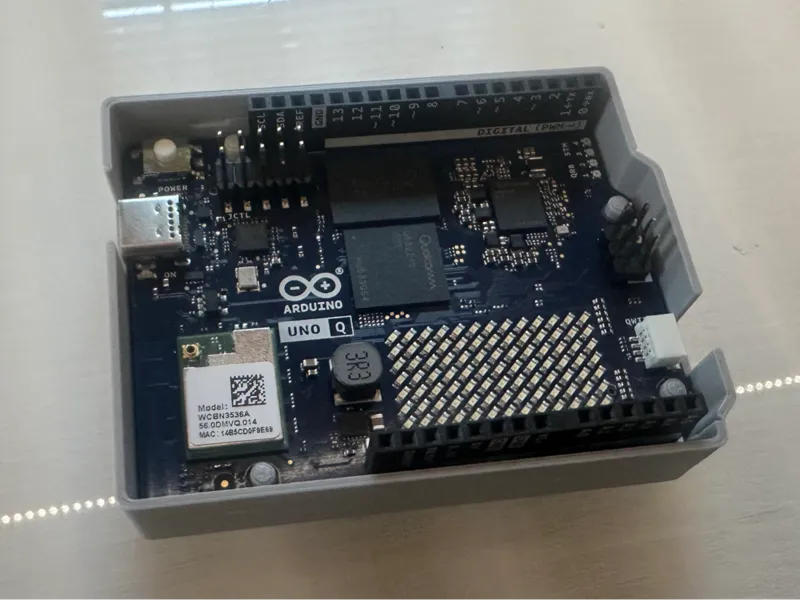Arduino UnoQ Box