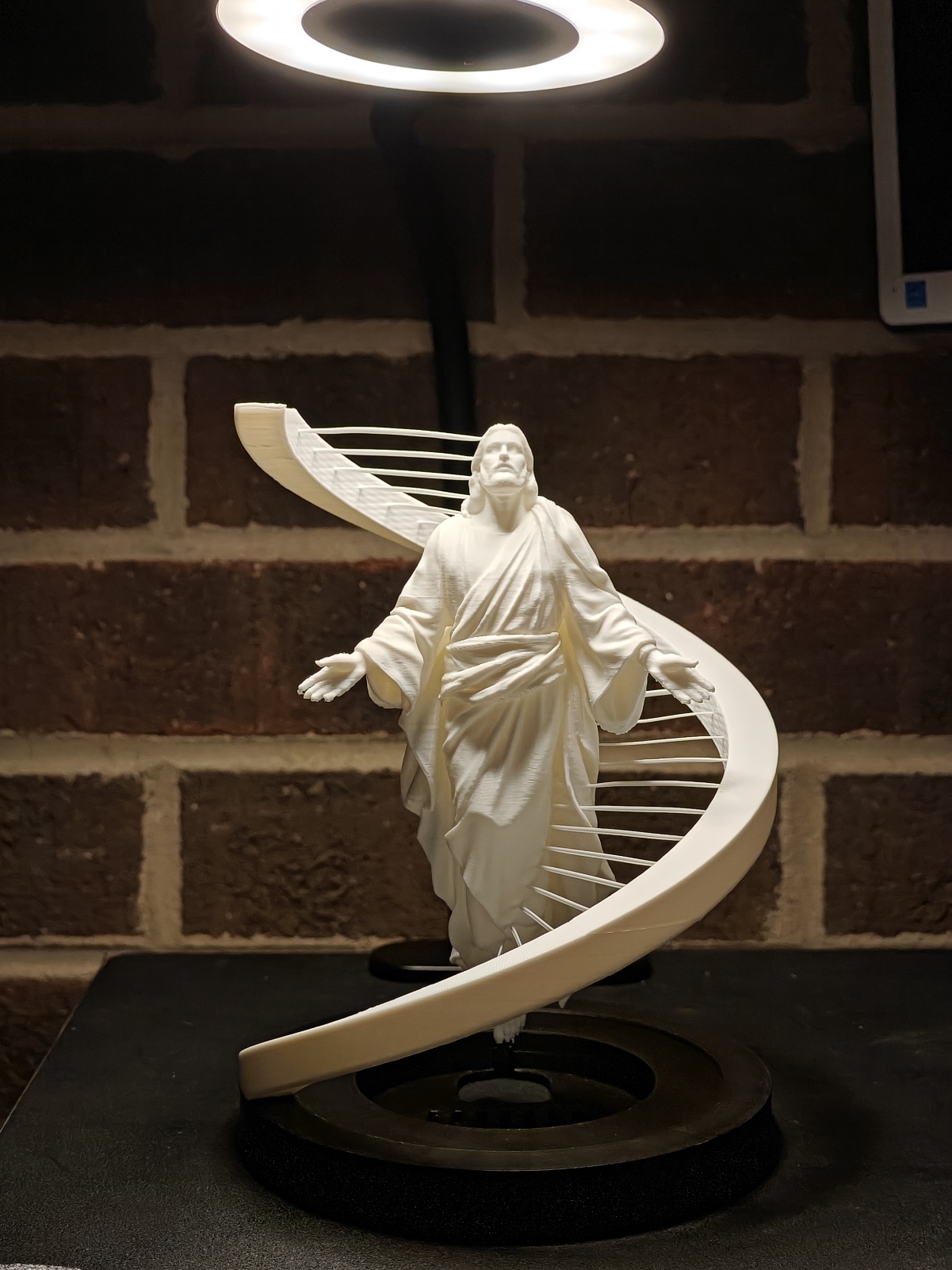 Miniatura 1 do modelo 3D Easter–Jesus’ Resurrection Suspended String Art