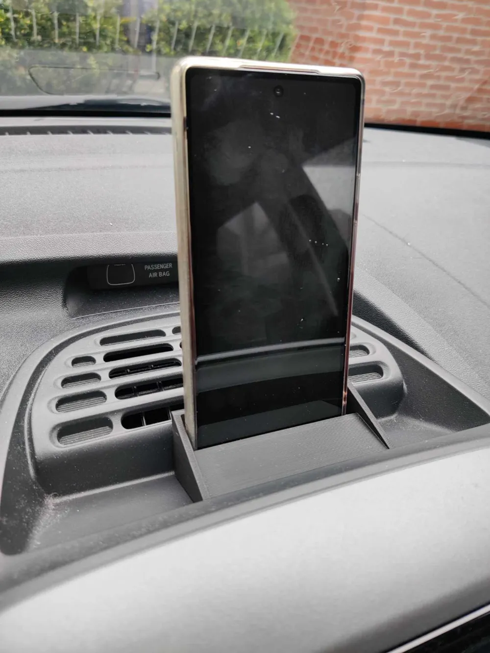 Phone holder Toyota Aygo 2018 by tobiashmikkelsen MakerWorld