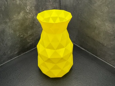 Low poly vase